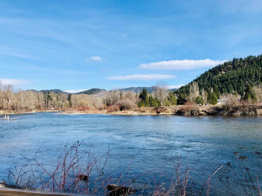 Walk To Downtown Leavenworth * Sleeps 6 + Pets * Ground Level Gem! Apartment Luaran gambar