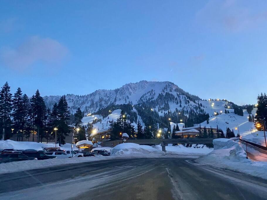 Walk To Downtown Leavenworth * Sleeps 6 + Pets * Ground Level Gem! Apartment Luaran gambar