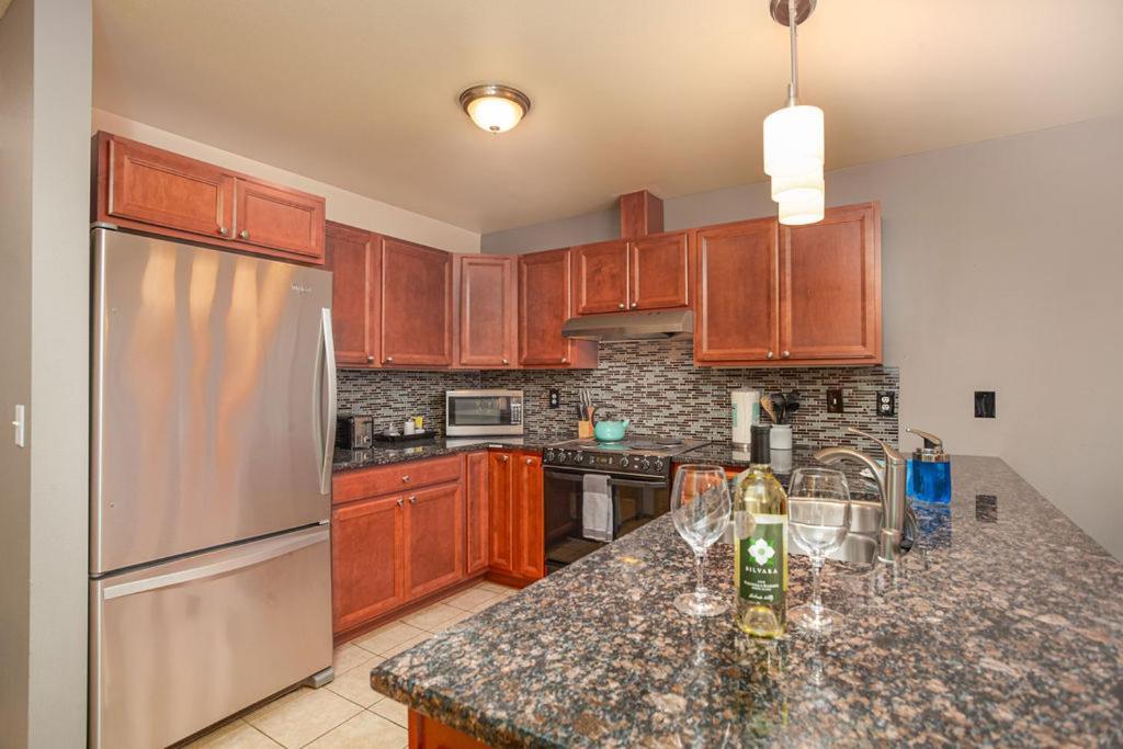 Walk To Downtown Leavenworth * Sleeps 6 + Pets * Ground Level Gem! Apartment Luaran gambar