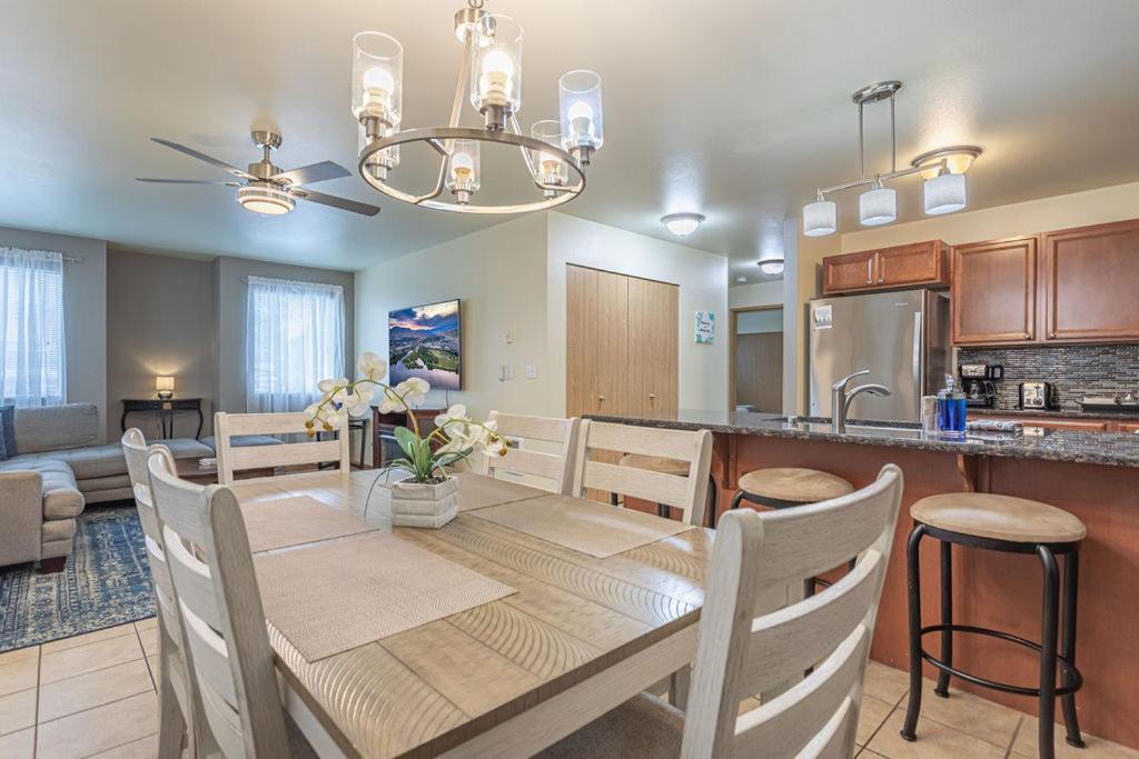 Walk To Downtown Leavenworth * Sleeps 6 + Pets * Ground Level Gem! Apartment Luaran gambar